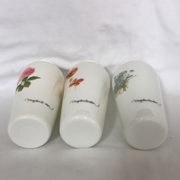 MARJOLEIN BASTIN- Nature’s Sketchbook- set of 3 white glass signed vases- 6” - Picture 6 of 6